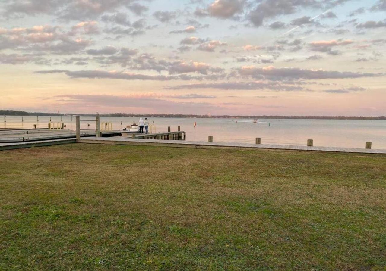 Model Home Near Camp Lejeune With Water View Sneads Ferry Экстерьер фото