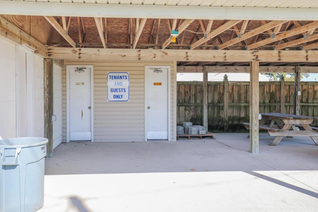 Model Home Near Camp Lejeune With Water View Sneads Ferry Экстерьер фото